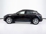 Certified 2024 Porsche Macan image 2