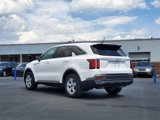 Used 2023 Kia Sorento LX image 2