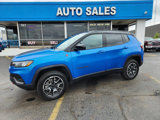 Used 2025 Jeep Compass Trailhawk image 2