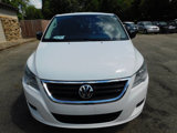 Used 2011 Volkswagen Routan S image 3