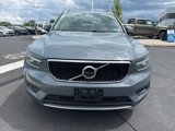 Used 2021 Volvo XC40 T5 Momentum image 2