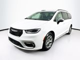 Used 2023 Chrysler Pacifica Limited image 3
