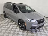 New 2025 Chrysler Pacifica Limited w/ Uconnect Theater Family Group image 2