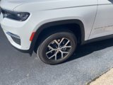 New 2025 Jeep Grand Cherokee Limited w/ Luxury Tech Group II image 4