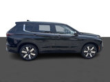 New 2025 Mitsubishi Outlander SE image 3