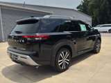 New 2025 Nissan Pathfinder Platinum image 5