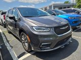 Used 2023 Chrysler Pacifica Touring-L image 4