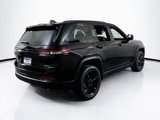 Used 2023 Jeep Grand Cherokee Limited w/ Black Appearance Package image 5