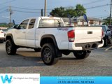 Used 2017 Toyota Tacoma TRD Off-Road image 4