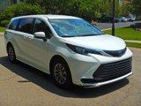 Used 2024 Toyota Sienna LE image 3