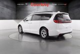 Certified 2022 Chrysler Pacifica Limited image 5