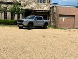 Used 2022 Nissan Frontier PRO-4X w/ Pro-4X Premium Package image 2