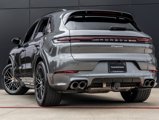 Certified 2025 Porsche Cayenne image 3