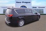 New 2025 Chrysler Pacifica Select image 3