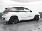 New 2025 Jeep Grand Cherokee Summit image 2