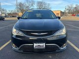 Used 2018 Chrysler Pacifica Touring-L image 2
