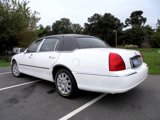 Used 2011 Lincoln Town Car Signature Limited image 3
