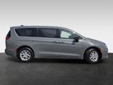 New 2025 Chrysler Pacifica Select image 4