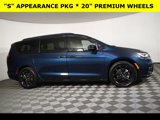 Used 2022 Chrysler Pacifica Touring-L w/ S Appearance Package image 6