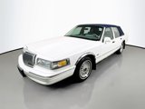 Used 1996 Lincoln Town Car Signature image 3