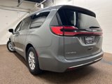 Used 2022 Chrysler Pacifica Touring-L image 4