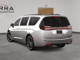 New 2025 Chrysler Pacifica Limited image 4