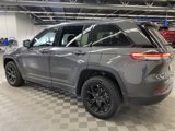 Used 2024 Jeep Grand Cherokee Altitude image 4