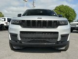 Used 2023 Jeep Grand Cherokee L Laredo image 3