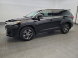 Used 2019 Toyota Highlander LE image 2