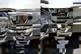 Used 2022 Chrysler Voyager LX image 6