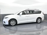 Used 2022 Chrysler Pacifica Touring-L image 2