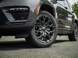 New 2025 Jeep Grand Cherokee Summit image 5