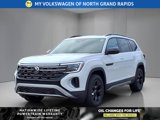 New 2025 Volkswagen Atlas Peak Edition SE image 3