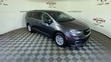 Used 2023 Chrysler Pacifica Touring-L image 2