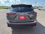 Used 2023 Toyota Highlander LE image 4