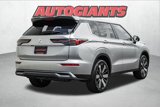 New 2025 Mitsubishi Outlander SE image 4