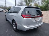 Certified 2023 Chrysler Pacifica Limited image 4