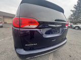 Used 2017 Chrysler Pacifica Touring-L Plus image 5