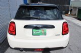 Used 2019 MINI Cooper 2-Door Hardtop w/ Signature Upholstery Package image 4