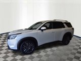 New 2025 Nissan Pathfinder SL image 2