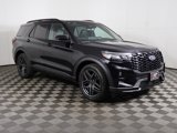 Used 2025 Ford Explorer ST image 2