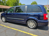 Used 2013 Chrysler Town & Country Touring image 5