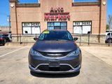 Used 2017 Chrysler Pacifica Touring-L image 2