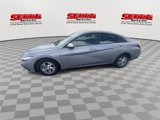 Used 2025 Hyundai Elantra SE image 6