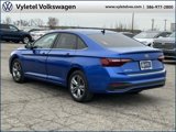 Used 2024 Volkswagen Jetta SE w/ Panoramic Sunroof Package image 4