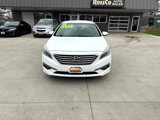 Used 2015 Hyundai Sonata SE image 2