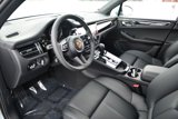 Used 2025 Porsche Macan image 4
