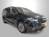 Certified 2023 Chrysler Pacifica Touring-L image 2