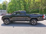 Used 2017 Toyota Tacoma TRD Sport image 5