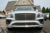 Used 2021 Bentley Bentayga Plug-In Hybrid image 2